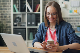 woman_looking_at_phone